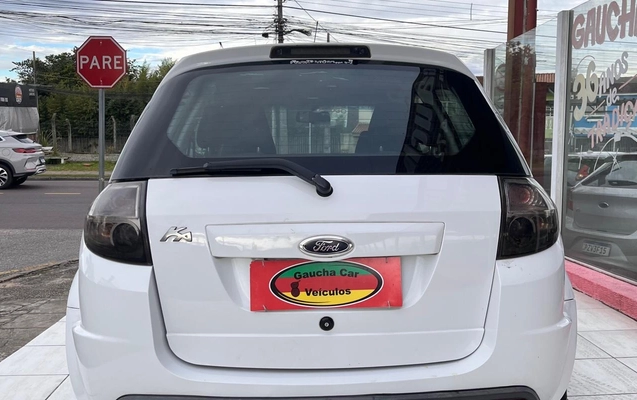 imagem-https://www.socarrao.com.br/sc-vehicle-images-prod/2175163/1782743996571-MjQ5M2ZlZTEtYzk0ZS00YmM1LTg0OGEtYWQ0OWZkZmVjNTgyLmpwZw.jpg