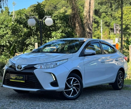 Toyota Yaris 2024 Branco — foto 1 de 3