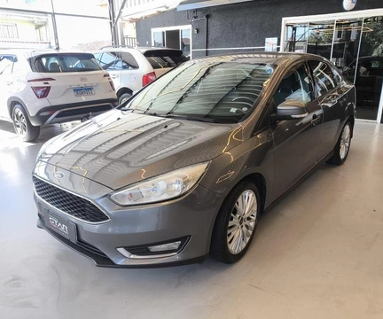 Ford Focus 2018 Cinza — foto 1 de 3