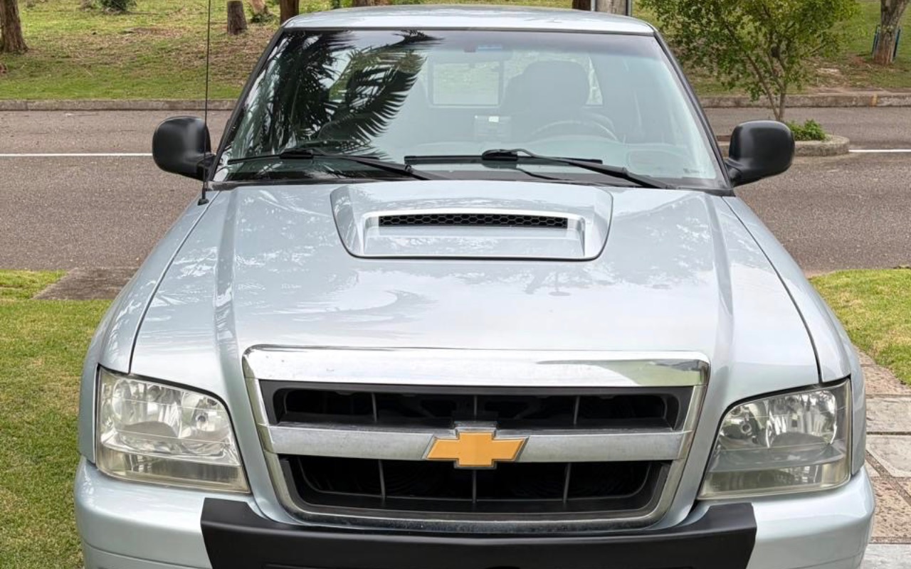 Chevrolet S10 2009 Prata — foto 1 de 3