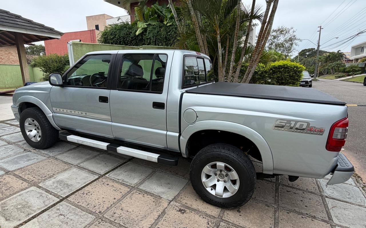 imagem-https://www.socarrao.com.br/sc-vehicle-images-prod/2176556/1781720645815-MjRkNThhM2YtZmJkYi00N2UxLWEzZTMtZWYwMTg1YjZiMzc0LmpwZWc.jpeg