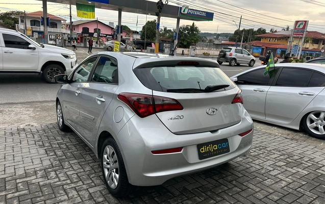 imagem-https://www.socarrao.com.br/sc-vehicle-images-prod/2179562/1787156101310-23122d98-8d20-43e9-af8a-a9aae704b572.jpeg
