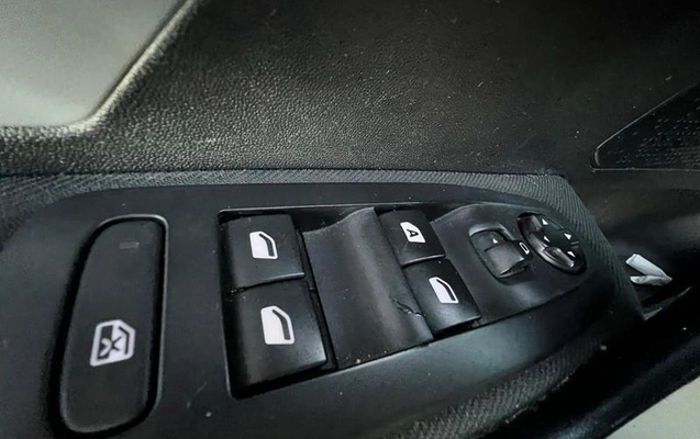 imagem-https://www.socarrao.com.br/sc-vehicle-images-prod/2179927/1789488796468-8197145_8_B_479d682e98.jpeg