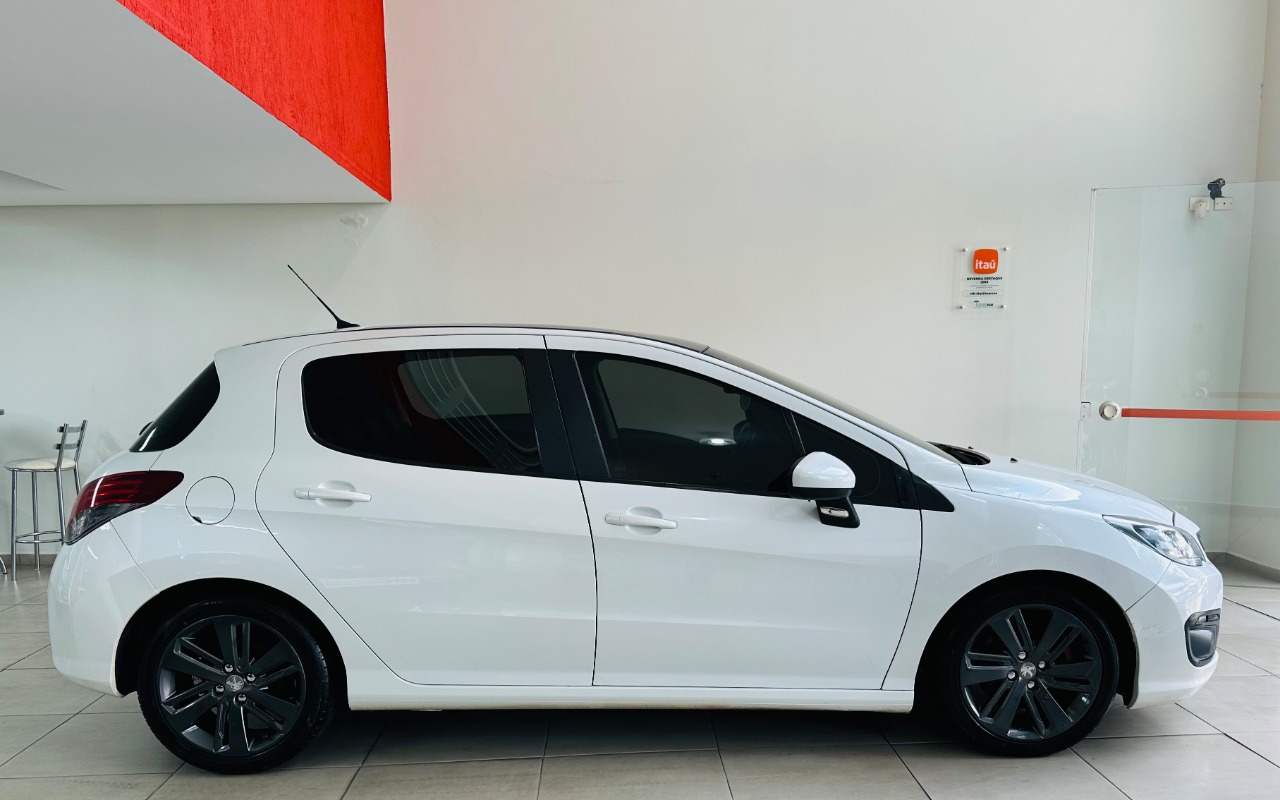 imagem-https://www.socarrao.com.br/sc-vehicle-images-prod/2180467/1781875616421-MjRiLmpwZw.jpg