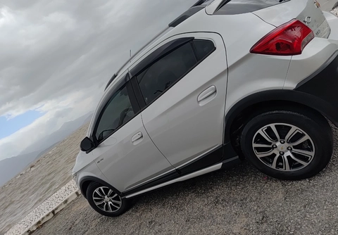 Chevrolet Onix 2018 Prata — foto 1 de 3