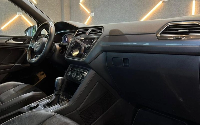 imagem-https://www.socarrao.com.br/sc-vehicle-images-prod/2180918/1789479258116-7368947_5_B_58370d5cda.jpeg