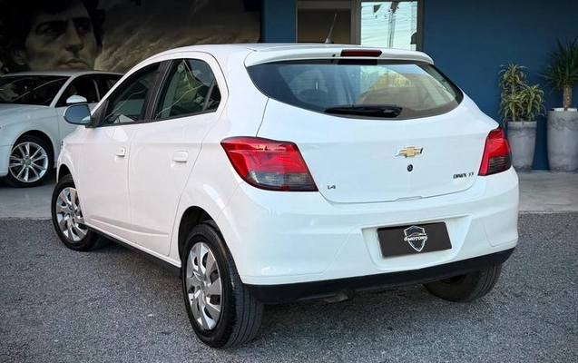 imagem-https://www.socarrao.com.br/sc-vehicle-images-prod/2182954/1781734254505-8197627_9_B_286d72440c.jpeg