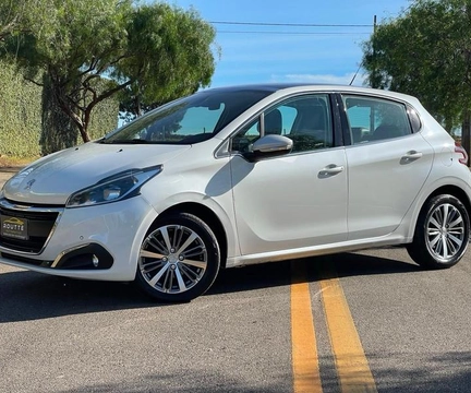 Peugeot 208 2017 Branco — foto 1 de 3