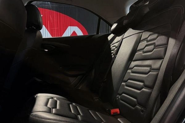 imagem-https://www.socarrao.com.br/sc-vehicle-images-prod/2198937/1784054505965-8114334_7_B_d1a609f485.jpeg