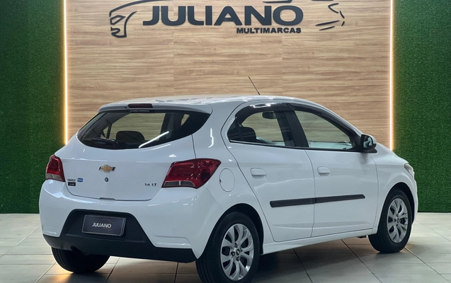 imagem-https://www.socarrao.com.br/sc-vehicle-images-prod/2198956/1785157362802-7GqPxiWn4zoOynrhTAQNo0gFfkTch2Z7.jpg