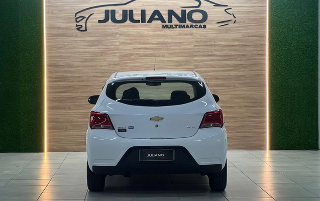 imagem-https://www.socarrao.com.br/sc-vehicle-images-prod/2198956/1785157362811-WHIZfr3OXna5BIcAYBp7noxwM97KcOGM.jpg