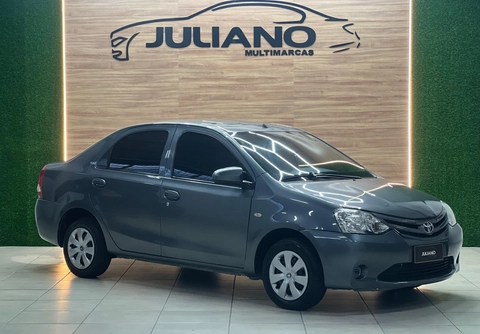 Toyota Etios 2014 Cinza — foto 1 de 3