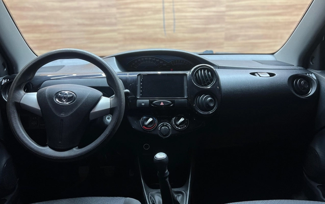 imagem-https://www.socarrao.com.br/sc-vehicle-images-prod/2199323/1787926356305-vc4u3N7SwGox6yWBvVWrSjXmnKLEpoLN.jpg