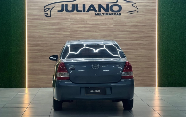 imagem-https://www.socarrao.com.br/sc-vehicle-images-prod/2199323/1787926356314-t7127yD9MS3WwPJ96IoU4PAVYOgnBDHG.jpg