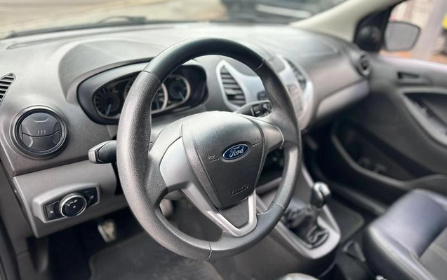 imagem-https://www.socarrao.com.br/sc-vehicle-images-prod/2199474/1787329592620-8198425_13_B_478a9b09b4.jpeg
