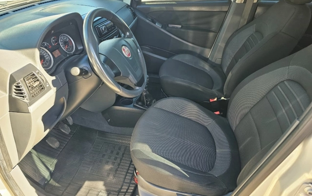 imagem-https://www.socarrao.com.br/sc-vehicle-images-prod/2199674/1791222223410-FlkqkujTvu5mFaNr3xAxPFAIIOieGVsI.jpg