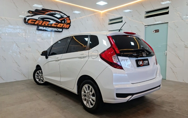 imagem-https://www.socarrao.com.br/sc-vehicle-images-prod/2199687/1786568429272-NS5qcGc.jpg