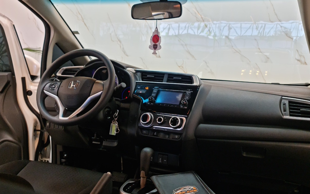 imagem-https://www.socarrao.com.br/sc-vehicle-images-prod/2199687/1786568429687-OC5qcGc.jpg