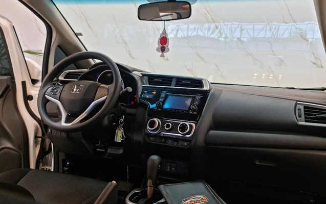 imagem-https://www.socarrao.com.br/sc-vehicle-images-prod/2199687/1786568429687-OC5qcGc.jpg