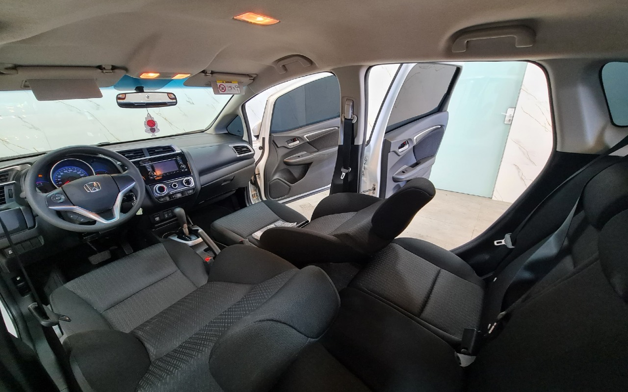 imagem-https://www.socarrao.com.br/sc-vehicle-images-prod/2199687/1786568429815-OS5qcGc.jpg