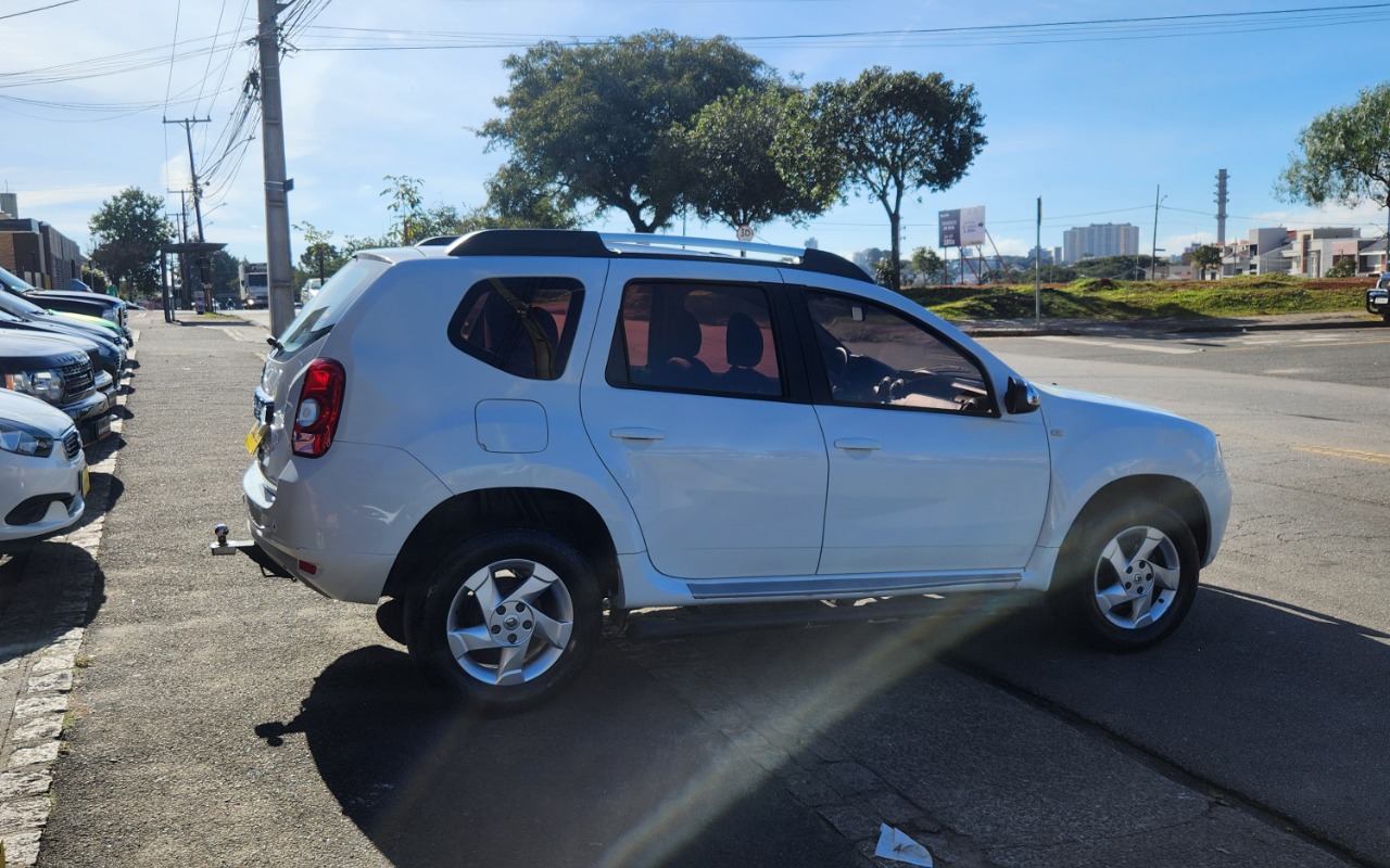 imagem-https://www.socarrao.com.br/sc-vehicle-images-prod/2200187/1781794003712-MjAyNjA2MThfMTAyNTQ2LmpwZw.jpg