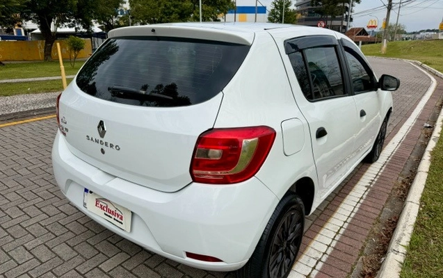 imagem-https://www.socarrao.com.br/sc-vehicle-images-prod/2200190/1784387381661-181cdb91-eab6-47f4-aebc-f095bebf5f3d.jpg