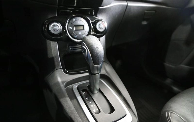 imagem-https://www.socarrao.com.br/sc-vehicle-images-prod/2200949/1787844927419-7887611_12_B_41a6e8e7af.jpeg