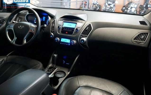 imagem-https://www.socarrao.com.br/sc-vehicle-images-prod/2201294/1792001499933-8198619_12_B_088a48730c.jpeg