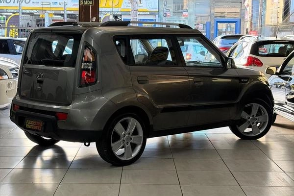 imagem-https://www.socarrao.com.br/sc-vehicle-images-prod/2201545/1788264639108-8199345_8_B_3db3ad8ed6.jpeg