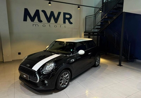Mini COOPER 2018 Preto — foto 1 de 3