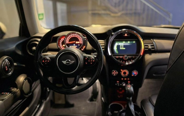 imagem-https://www.socarrao.com.br/sc-vehicle-images-prod/22025/1789216395504-7446884_7_B_71e62bfe00.jpeg