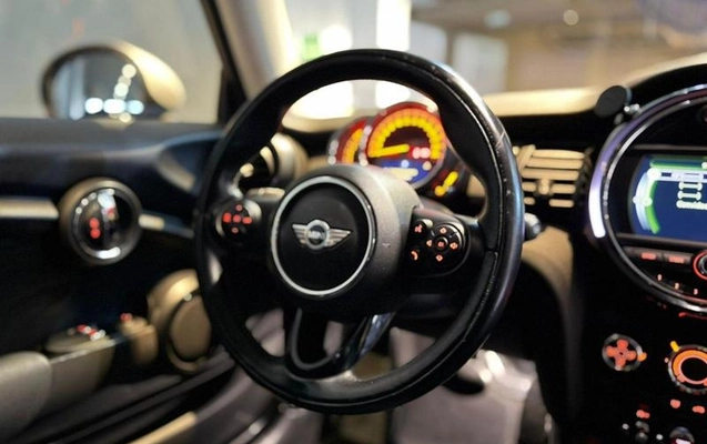 imagem-https://www.socarrao.com.br/sc-vehicle-images-prod/22025/1789216395506-7446884_8_B_94a553de73.jpeg