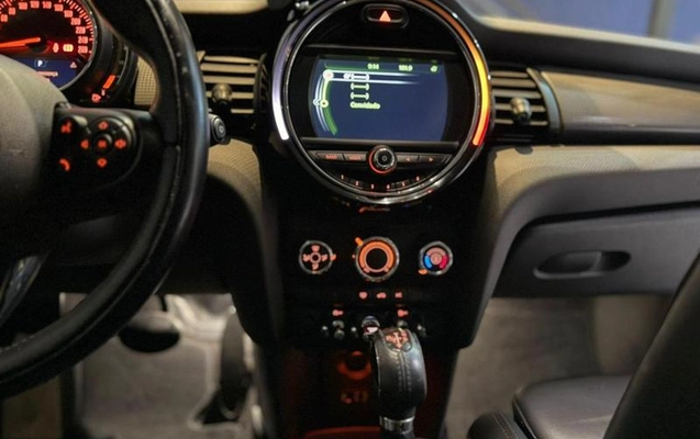 imagem-https://www.socarrao.com.br/sc-vehicle-images-prod/22025/1789216395507-7446884_9_B_5942ce4af5.jpeg
