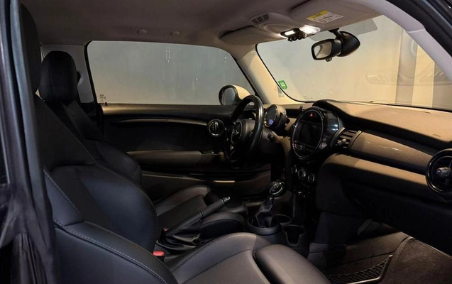 imagem-https://www.socarrao.com.br/sc-vehicle-images-prod/22025/1789216395510-7446884_11_B_e3651ab5eb.jpeg