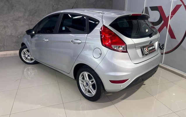 imagem-https://www.socarrao.com.br/sc-vehicle-images-prod/2202704/1787340536085-8194859_8_B_56688fd588.jpeg