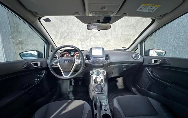 imagem-https://www.socarrao.com.br/sc-vehicle-images-prod/2202704/1787340536086-8194859_13_B_07818534d5.jpeg