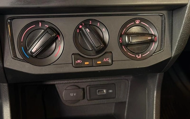 imagem-https://www.socarrao.com.br/sc-vehicle-images-prod/2202718/1788398779440-8189350_13_B_88bc80d0df.jpeg