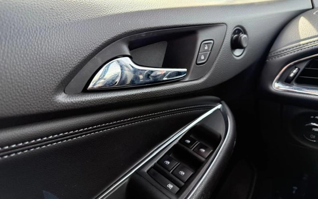 imagem-https://www.socarrao.com.br/sc-vehicle-images-prod/2202756/1789664526698-8199823_7_B_278fe56ec1.jpeg
