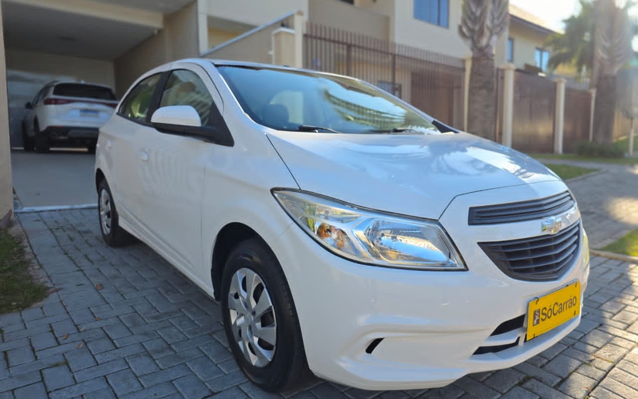 Chevrolet Onix 2015 Branco — foto 1 de 3