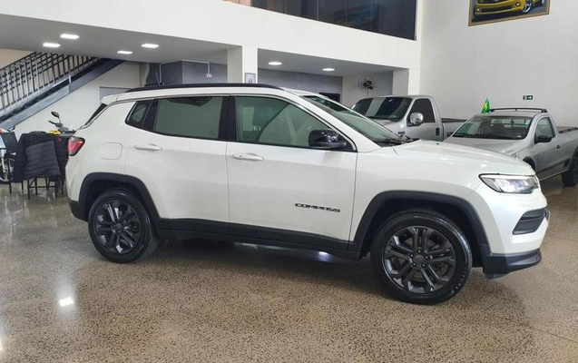 imagem-https://www.socarrao.com.br/sc-vehicle-images-prod/2203373/1782995000430-8200307_3_B_02158cb6cd.jpeg