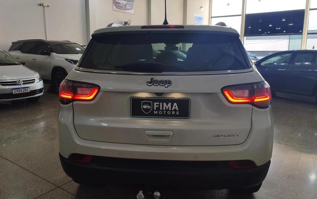 imagem-https://www.socarrao.com.br/sc-vehicle-images-prod/2203373/1782995000434-8200307_7_B_d9f4bdd700.jpeg