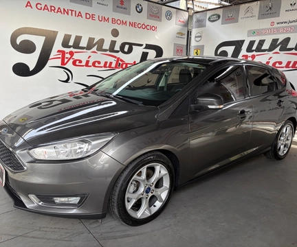 Ford Focus 2018 Cinza — foto 1 de 3