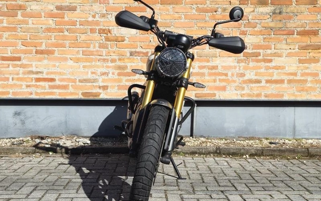 imagem-https://www.socarrao.com.br/sc-vehicle-images-prod/2204031/1789482064937-8200630_3_B_39a496416e.jpeg