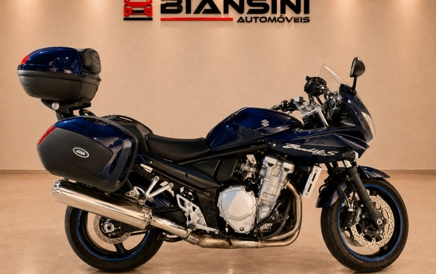 imagem-https://www.socarrao.com.br/sc-vehicle-images-prod/2204237/1781811458526-FxzbOaKc9YvdjaV6SscDTsJ0TGHDy9Mq.jpg