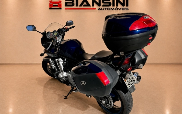 imagem-https://www.socarrao.com.br/sc-vehicle-images-prod/2204237/1781811458532-BI5tcAhkKT15lGUvwS3UISOJqPdqgK1n.jpg