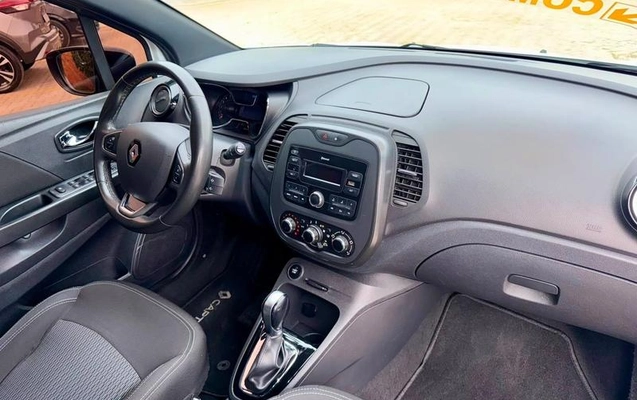 imagem-https://www.socarrao.com.br/sc-vehicle-images-prod/2204533/1791545008971-8200867_8_B_aa6b7ba815.jpeg