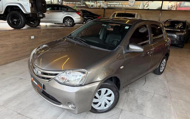 imagem-https://www.socarrao.com.br/sc-vehicle-images-prod/2204752/1785329165801-8173368_0_B_3b8562c1d6.jpeg
