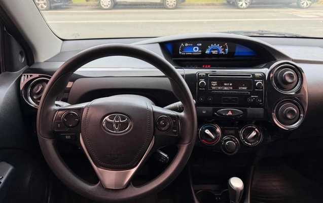 imagem-https://www.socarrao.com.br/sc-vehicle-images-prod/2204752/1785329165818-8173368_14_B_9a6b13267a.jpeg