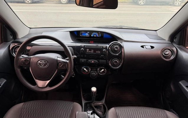 imagem-https://www.socarrao.com.br/sc-vehicle-images-prod/2204752/1785329165819-8173368_15_B_d5a8b18320.jpeg