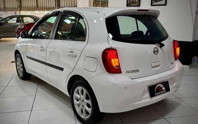 imagem-https://www.socarrao.com.br/sc-vehicle-images-prod/2204865/1788467899186-8201111_9_B_e5385172e9.jpeg